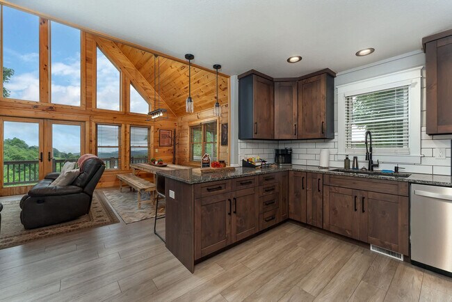 Building Photo - 49 Valley Dr