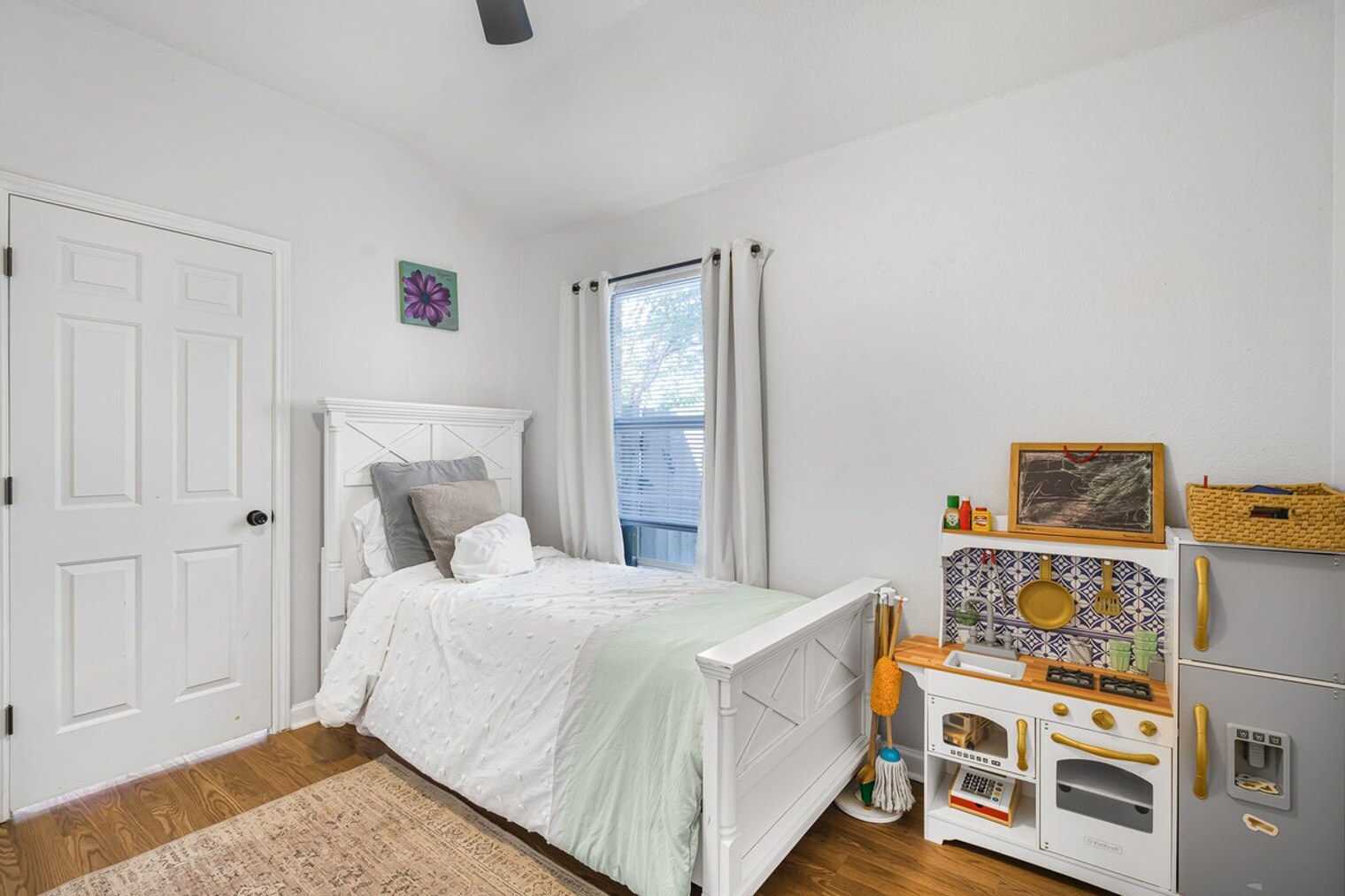 Building Photo - 905 Melted Candle Cove