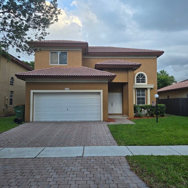 Primary Photo - 4276 NE 26th Ct