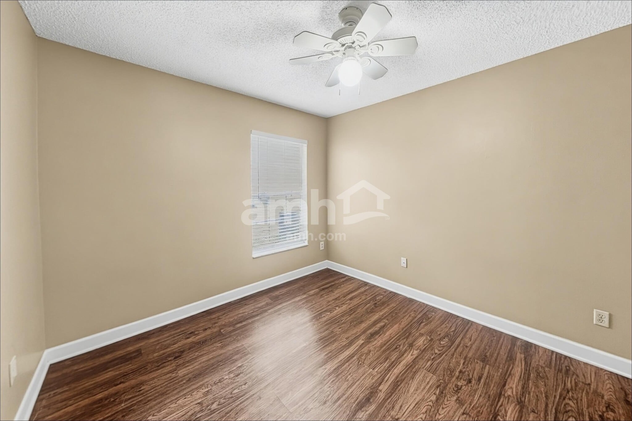 Building Photo - 1428 Abberton Dr