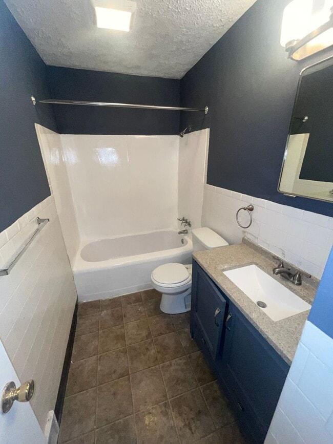 Building Photo - Section 8 Welcomed! Beautifully Renovated ...