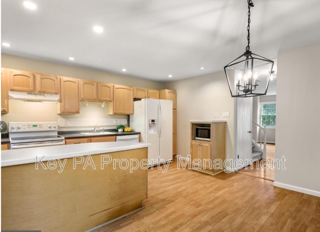 Building Photo - 517 S Coventry Ln