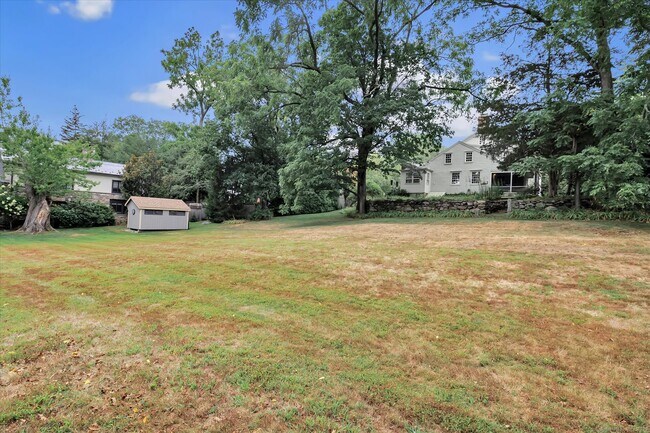 Building Photo - 160 Hillspoint Rd