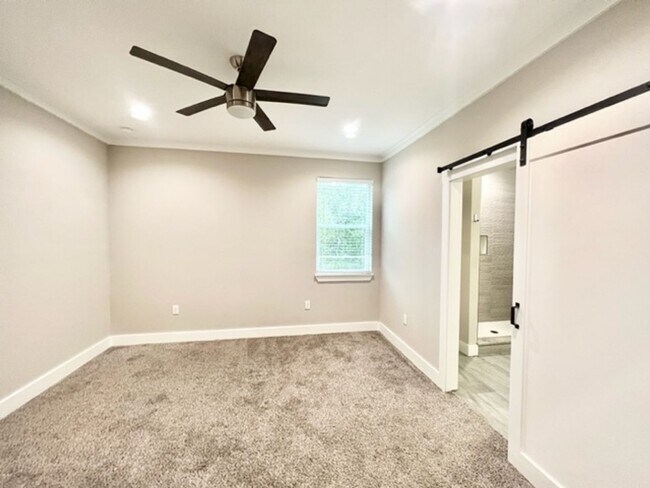 Building Photo - 9 Praiseworthy Dr