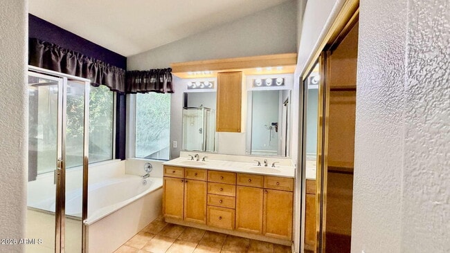 Building Photo - 1543 S Sean Ct