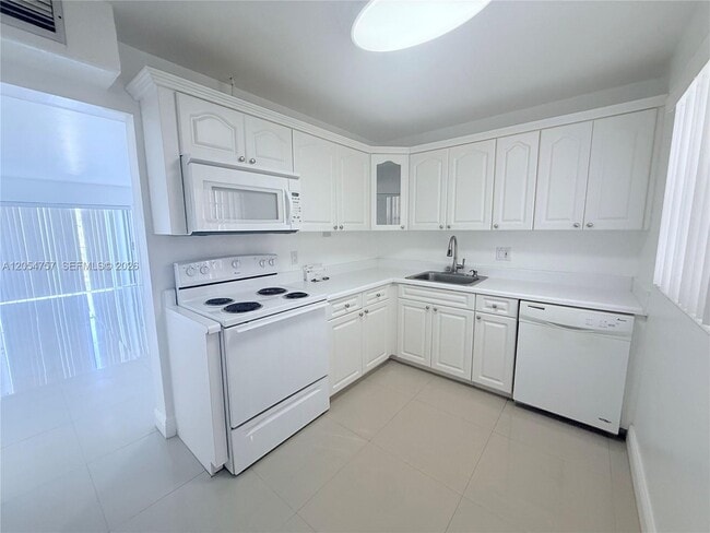 Building Photo - 7755 SW 86th St