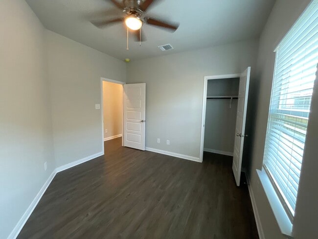 Building Photo - Brand New 3x2 Luxury Duplex in Seguin, TX!