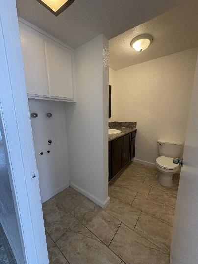 Building Photo - 310 S Argyle Ave