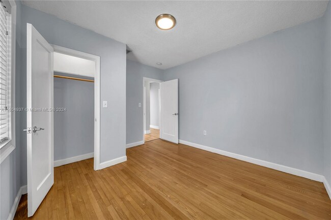 Building Photo - 2001 SW 37th Ave