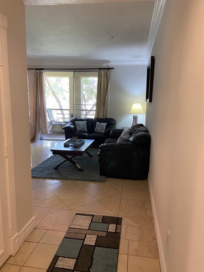 Primary Photo - Beautiful Fully Furnished 1 bedroom just b...