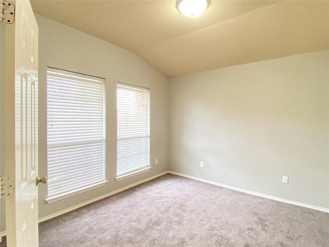 Building Photo - 321 Altamont St