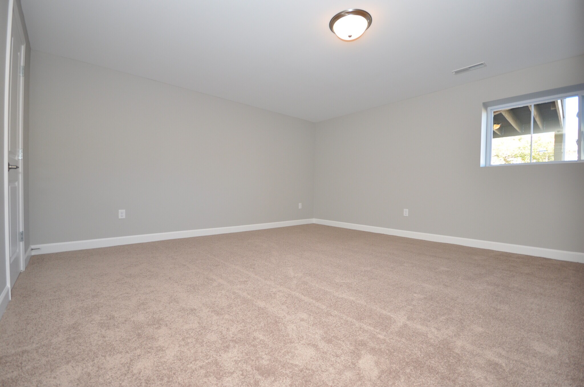 Building Photo - 7130 Remington Villa Dr