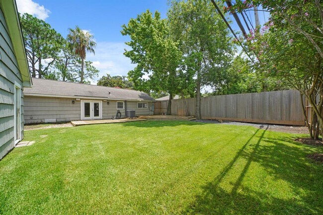 Building Photo - 10602 Willowisp Dr