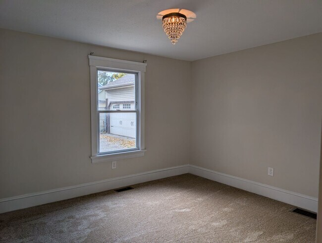 Building Photo - 2484 W 10th St