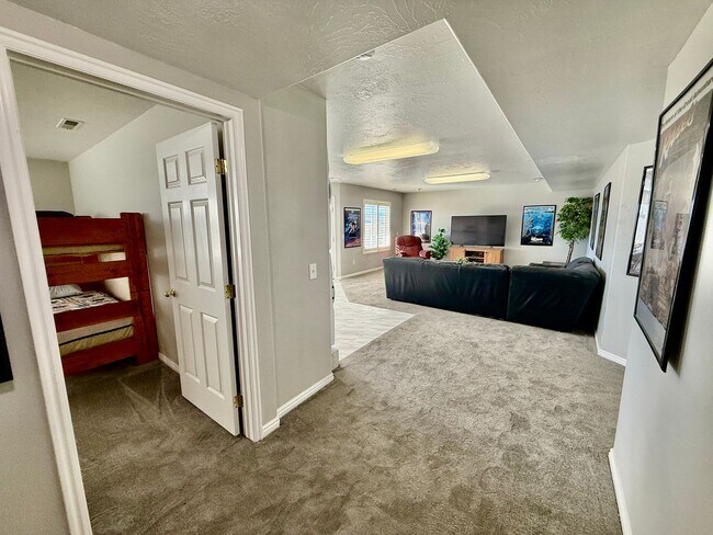 Building Photo - Furnished and Utilities Included: Two-Bedroom Basement Apartment with Private Yard