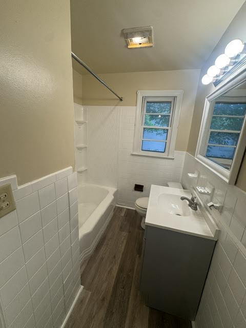 Building Photo - Free Application Fee — Refunded Upon Approval Through August 31! Receive a $500 credit when you s...
