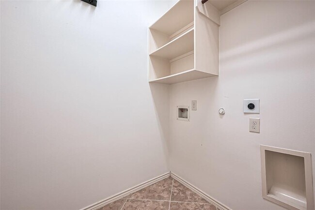 Building Photo - 6010 Le Moyne Pass Ln