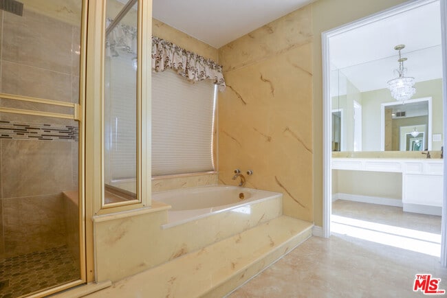 Building Photo - 3119 Hutton Dr