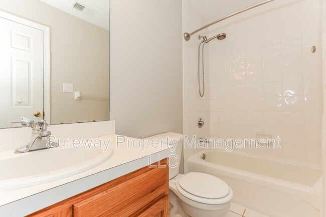 Building Photo - 53 Malsbury St