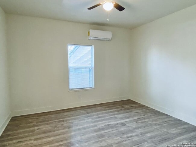 Building Photo - 2254 I-35