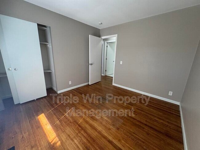 Building Photo - 775 Crabapple Ln