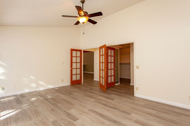 Building Photo - 3654 Hemlock Way