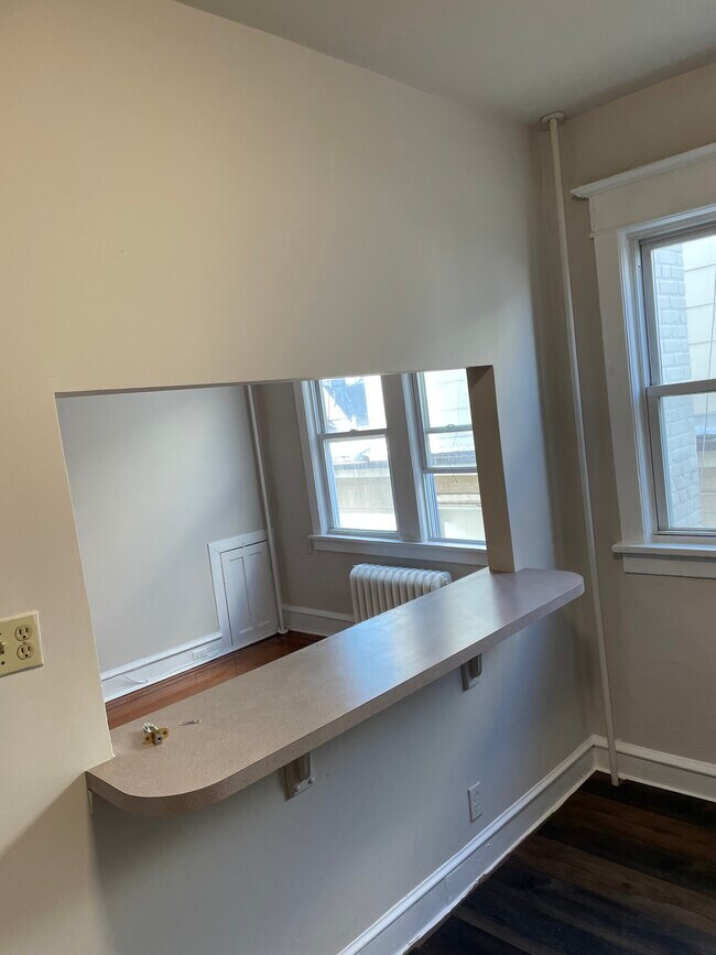 Building Photo - 6215 Ventnor Ave