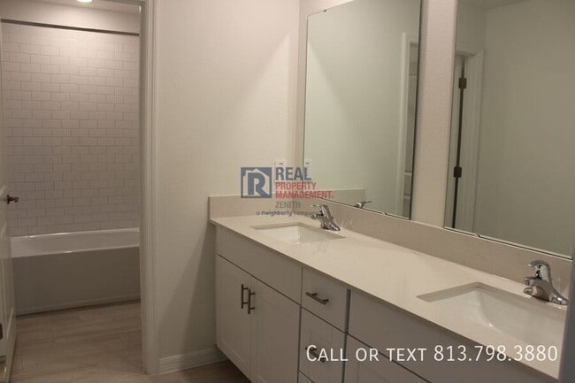 Building Photo - 1716 Tropical Oasis Ave