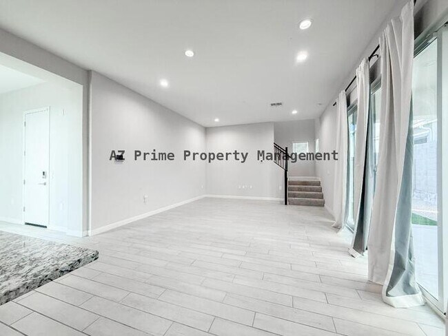 Building Photo - 5138 E Anderson Dr