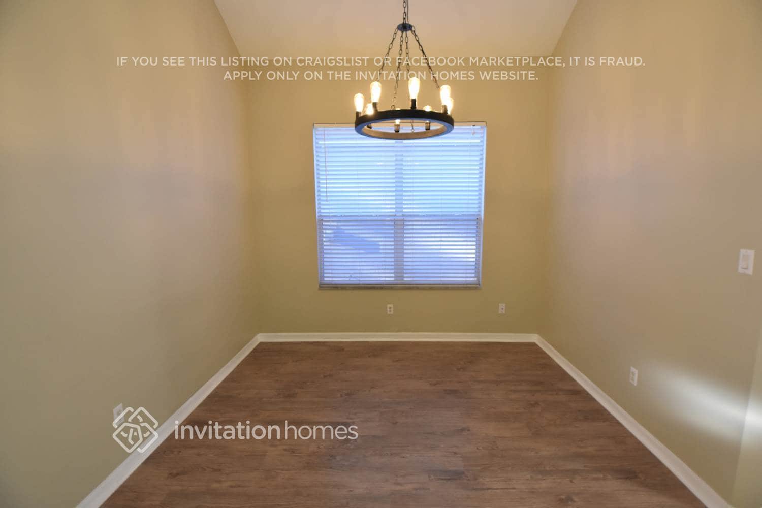 Building Photo - 272 Churchill Dr