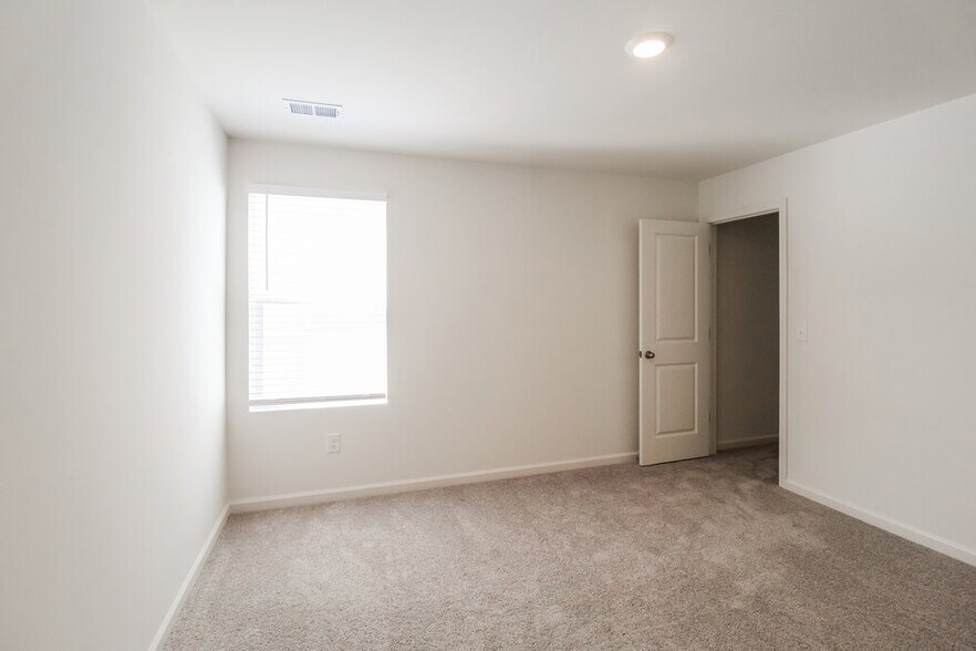 Building Photo - 7420 Cranleigh St