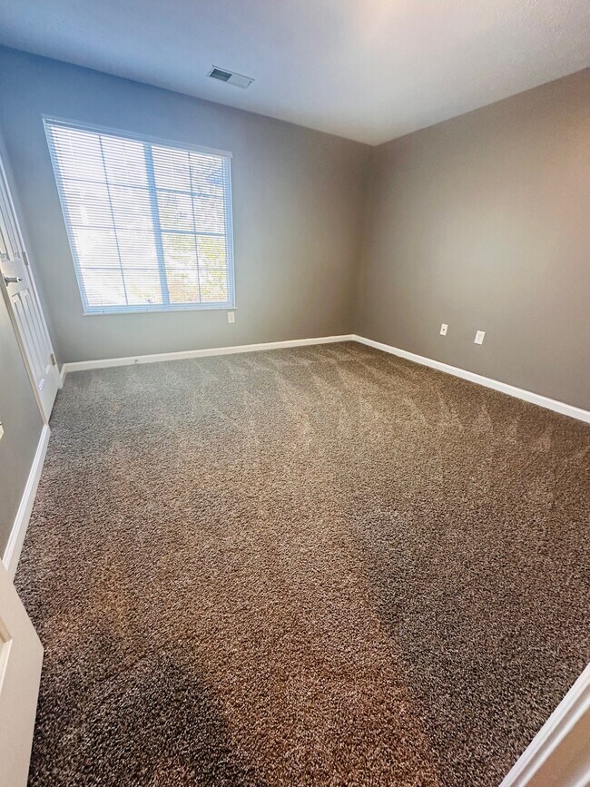 Building Photo - 6518 Jade Stream Ct