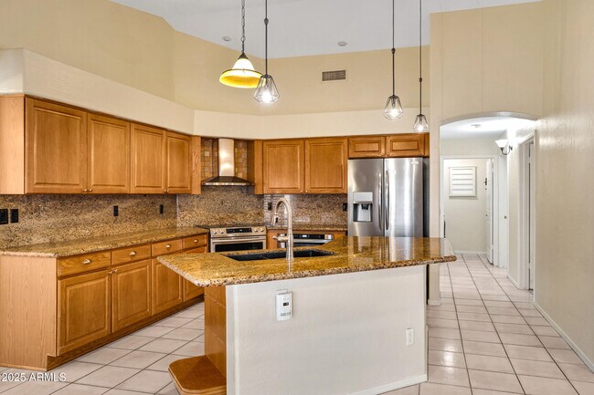 Building Photo - 3062 S Marigold Pl