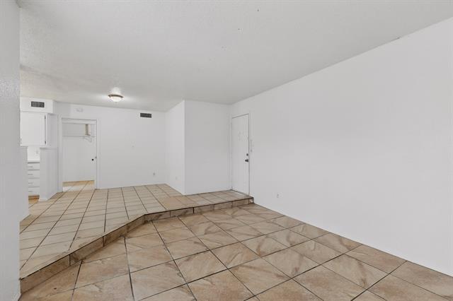 Building Photo - 6808 Trail Lake Dr