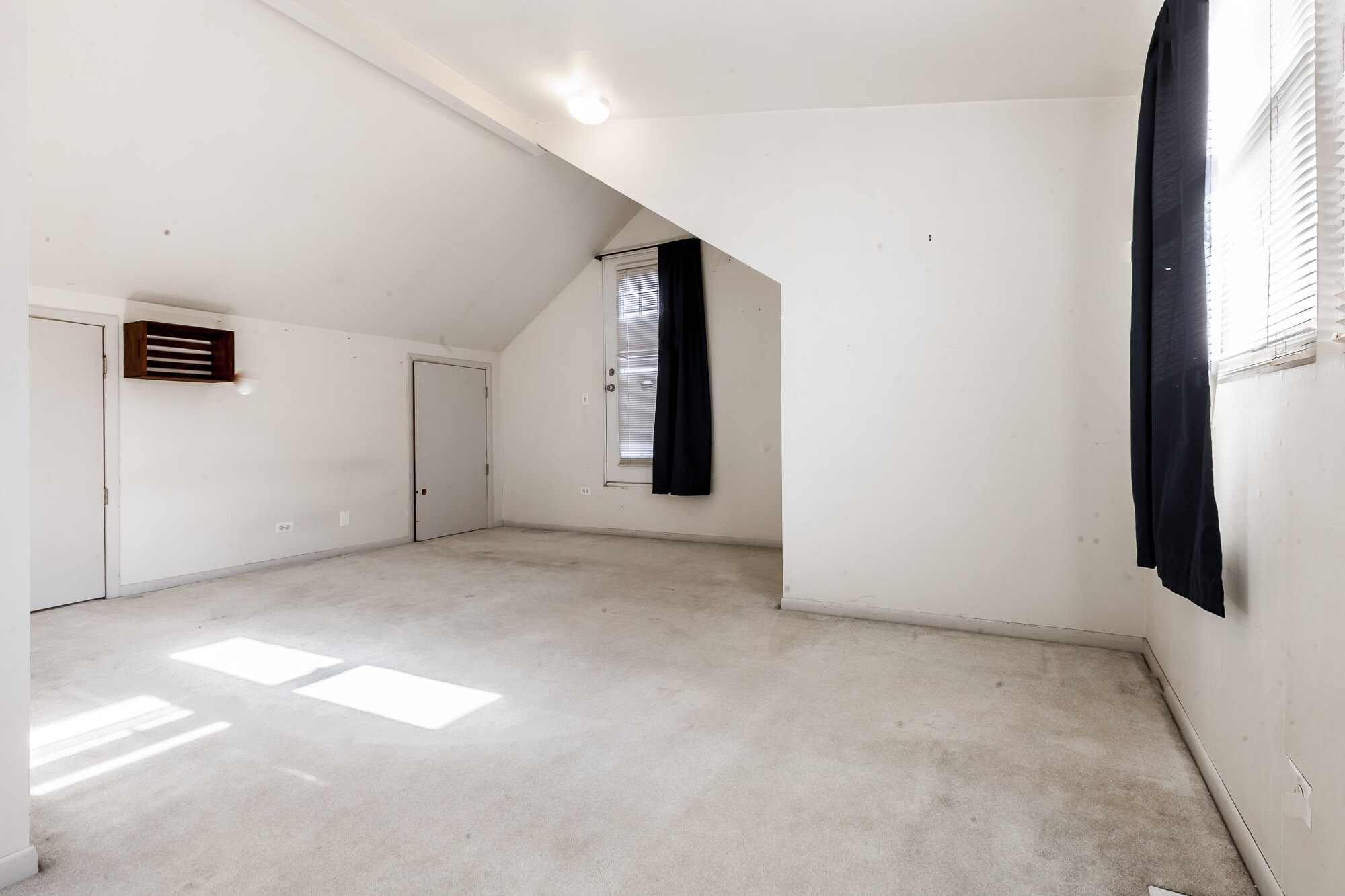 Building Photo - 1645 N Ashland Ave