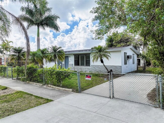 Building Photo - 1610 NW 9th Ct