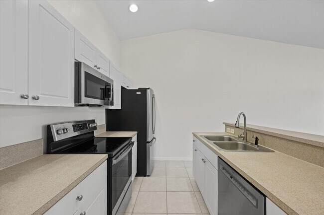 Building Photo - 4534 Oak Terrace Dr