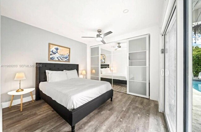 Building Photo - 909 N 13th Ct