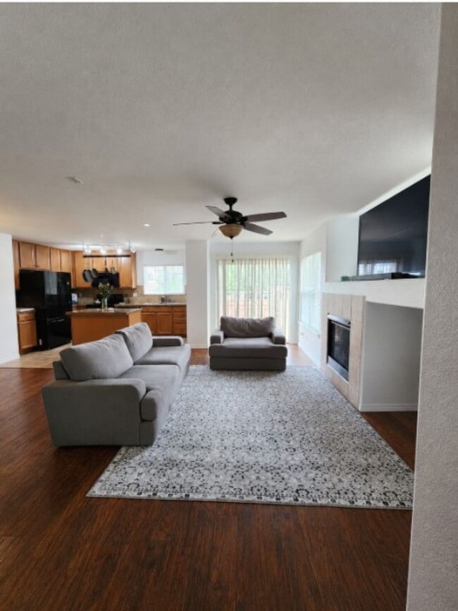 Building Photo - 23525 E Platte Dr