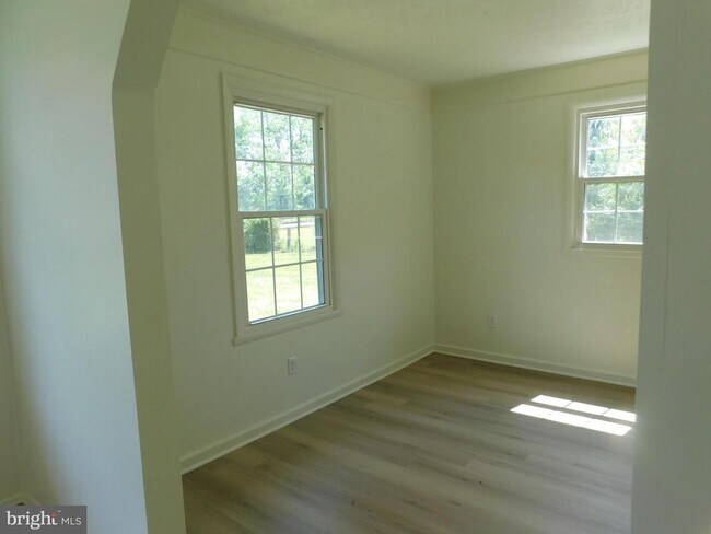 Building Photo - 1225 Kimble Rd