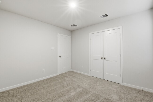 Building Photo - 4011 Ancient Honor Dr