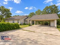 Building Photo - 3505 Cougar Lk Rd