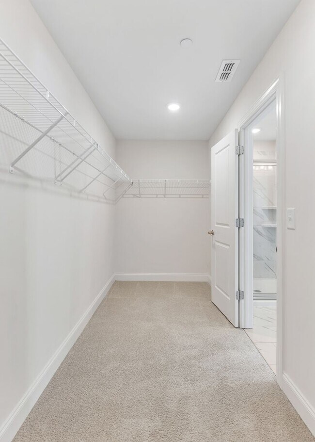 Building Photo - 797 Ravensdowne-