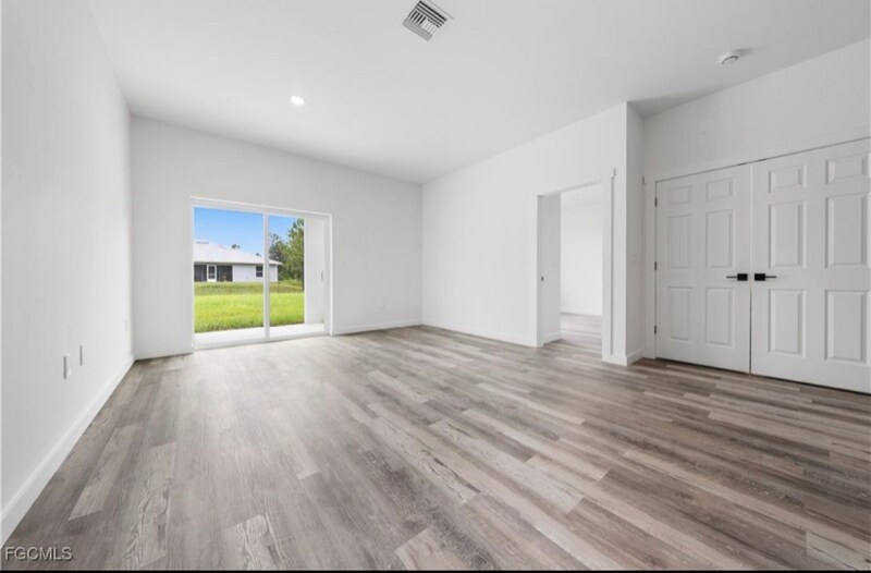 Building Photo - 1027 Meadow Rd