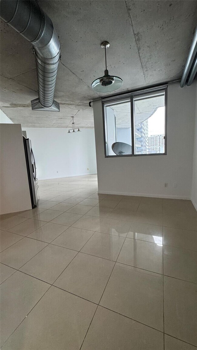 Building Photo - 690 SW 1st Ct