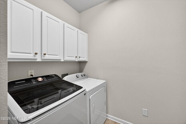 Building Photo - 14028 Saddlehill Ct