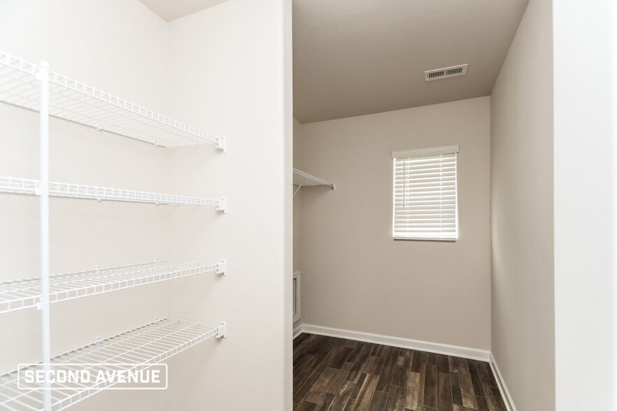 Building Photo - 632 Wild Tulip Ct