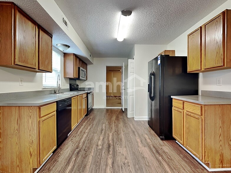 Building Photo - 1219 Alston Hill Dr