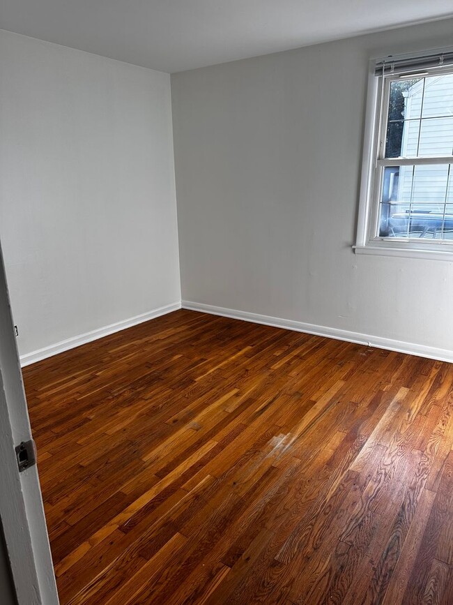 Building Photo - Adorable Sylvan Heights