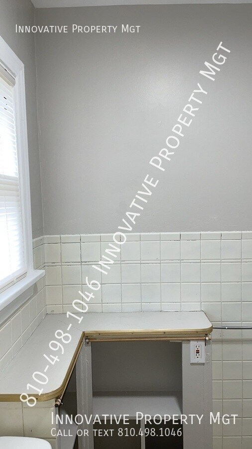 Building Photo - 1012 Farnum Ave